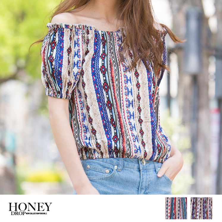 オフショルエスニック柄トップス