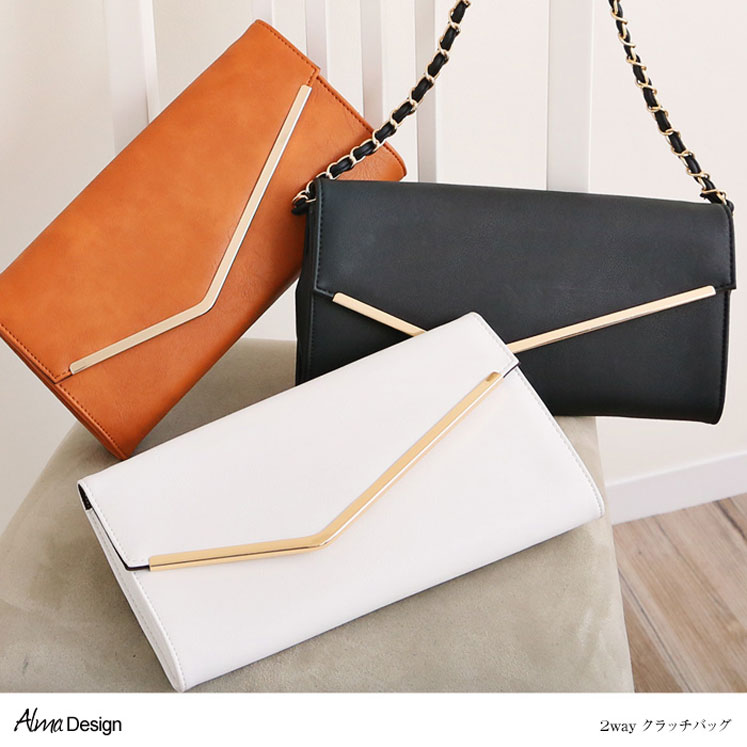 ゴールドチェーン付きクラッチバッグ