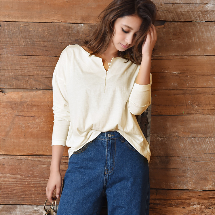 キーネックデザインシャツ