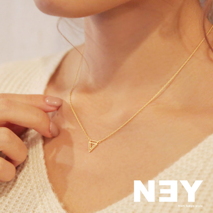 トライアングル・ゴールドネックレス