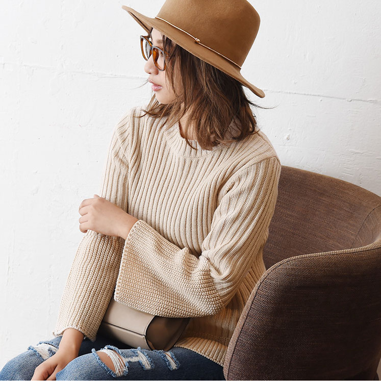 フレアスリーブ・リブ編みニットトップス